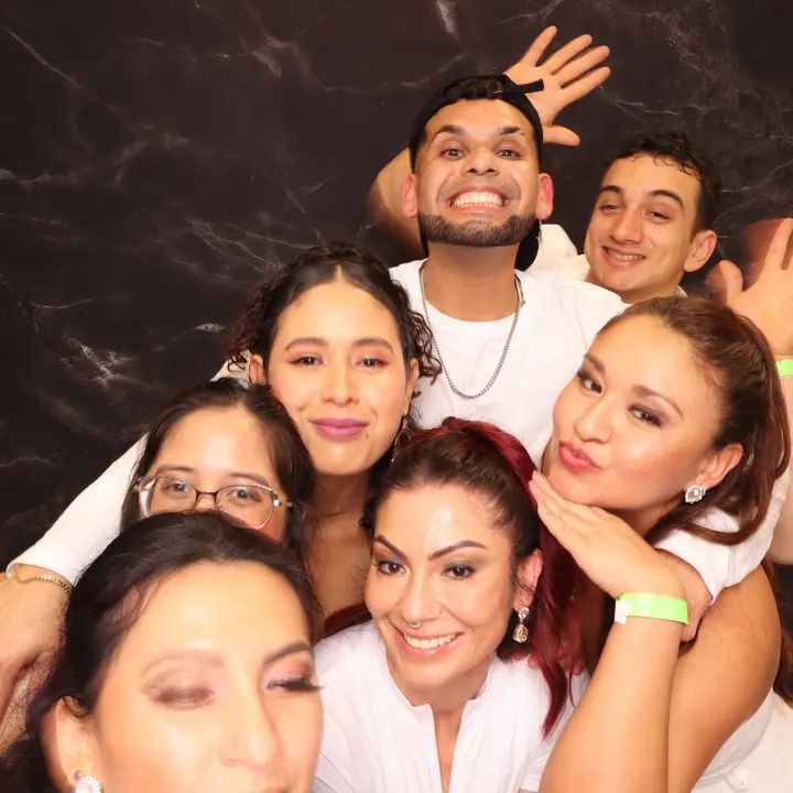 Melomano Winter White Social Photobooth 12/2025 gallery photo