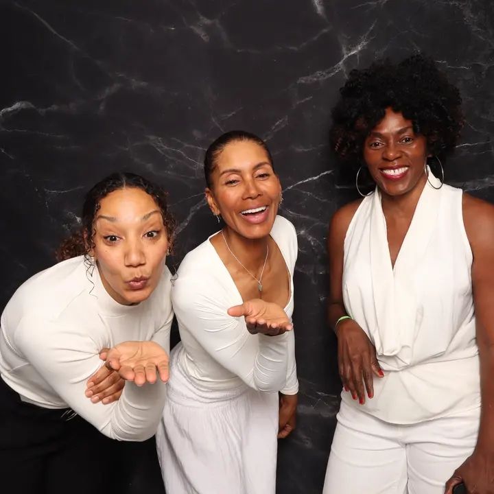 Melomano Winter White Social Photobooth 12/2025 gallery photo