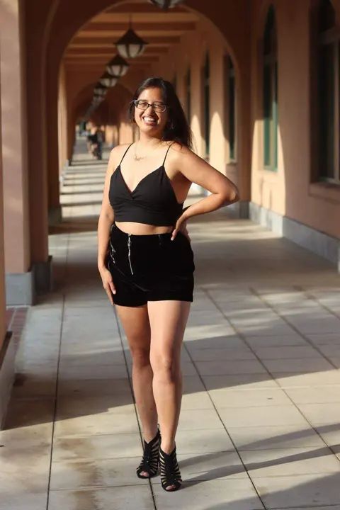 Get to know our dream team! Our dream team are the friendly faces that welcome you at check in 😃💃🏻🕺🏻 Meet Isabella! In addition to dance, Isabella enjoys reading, list