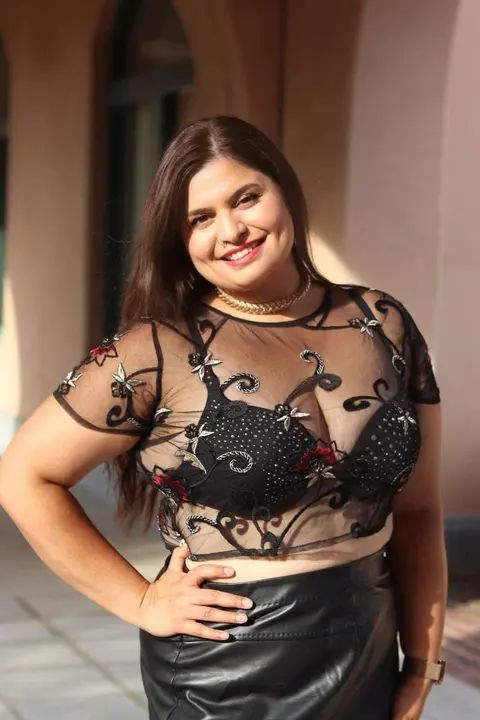 Get to know our dream team! 💕 Our dream team are the friendly faces that welcome you at check in 😃💃🏻🕺🏻 Meet Aarti! In addition to dance , Aarti enjoys yoga, hiking an
