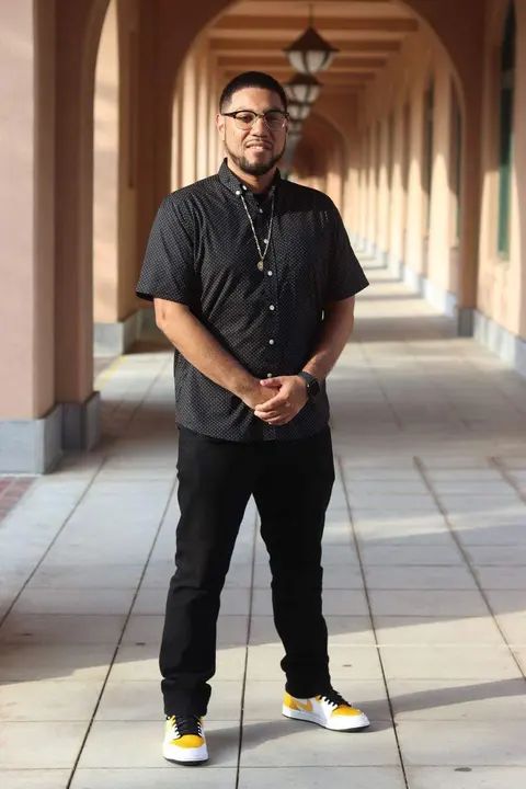 Get to know our dream team! 💙 Our dream team are the friendly faces that welcome you at check in 😃💃🏻🕺🏻 Meet Amado! In addition to dance, Amado enjoys playing and watc