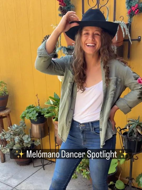Get to Know: Hayley 💃🌎 🌟 Why did you start dancing? “I started dancing salsa in 2021 in Chicago in preparation for my move to Colombia at the end of the year. I knew I wan