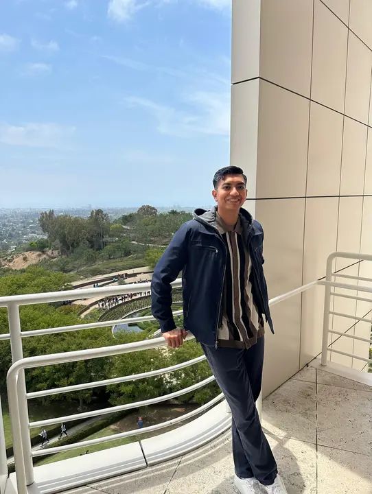 Happy Birthday David!!! 🥳🎁🍾 @dmor11 It’s such a joy to have you as a part of our dance family! Thank you for your light hearted spirit and keeping us laughing! We appreciat