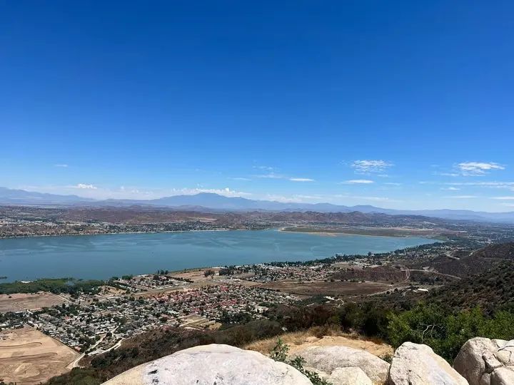 The Melómano Camping Trip! ⛺We love spending quality time with our Fam! Making friendships and memories that last a life time! Join the Fam to join the fun! We start new dan