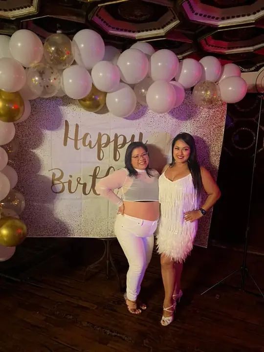 Thank you to everyone who came out to the first Melómano Social of the year!!! 🎉 We celebrated the beautiful Diana Trigo! We also celebrated Nikhil and Jesse!!! We had an ab