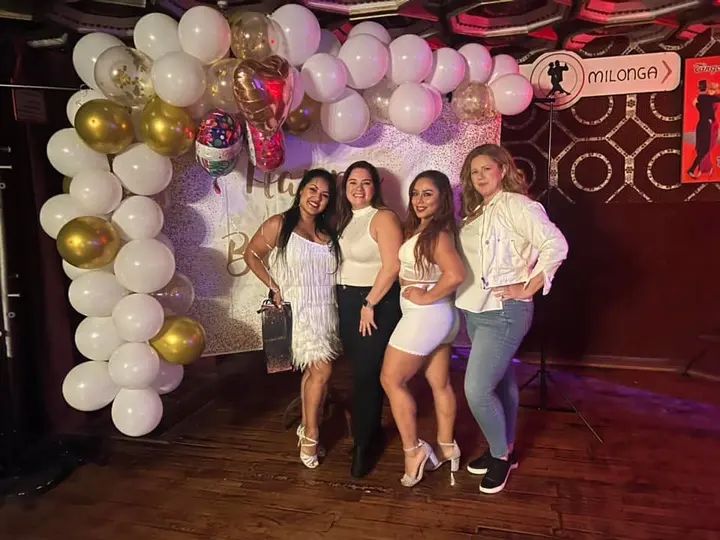 Thank you to everyone who came out to the first Melómano Social of the year!!! 🎉 We celebrated the beautiful Diana Trigo! We also celebrated Nikhil and Jesse!!! We had an ab