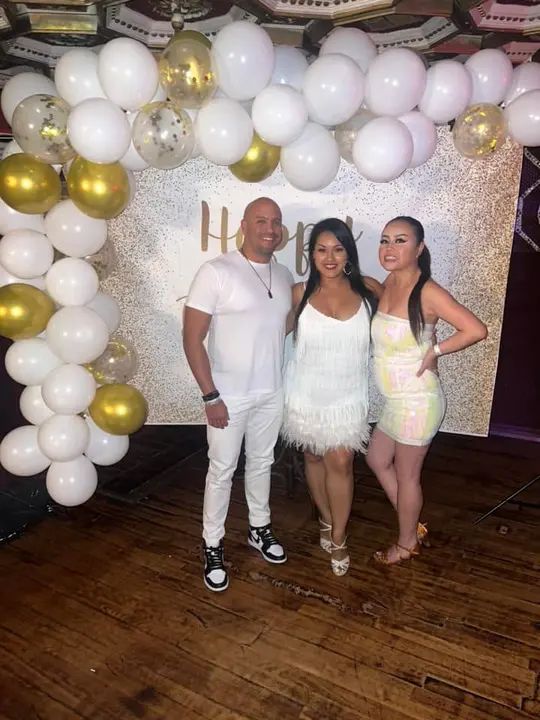 Thank you to everyone who came out to the first Melómano Social of the year!!! 🎉 We celebrated the beautiful Diana Trigo! We also celebrated Nikhil and Jesse!!! We had an ab