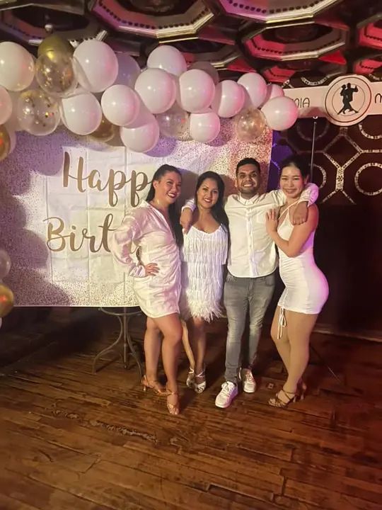 Thank you to everyone who came out to the first Melómano Social of the year!!! 🎉 We celebrated the beautiful Diana Trigo! We also celebrated Nikhil and Jesse!!! We had an ab