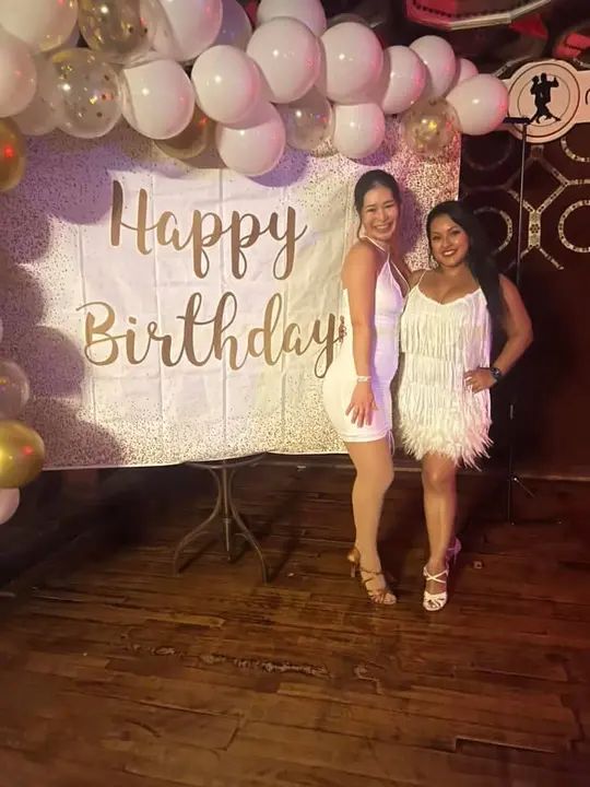 Thank you to everyone who came out to the first Melómano Social of the year!!! 🎉 We celebrated the beautiful Diana Trigo! We also celebrated Nikhil and Jesse!!! We had an ab