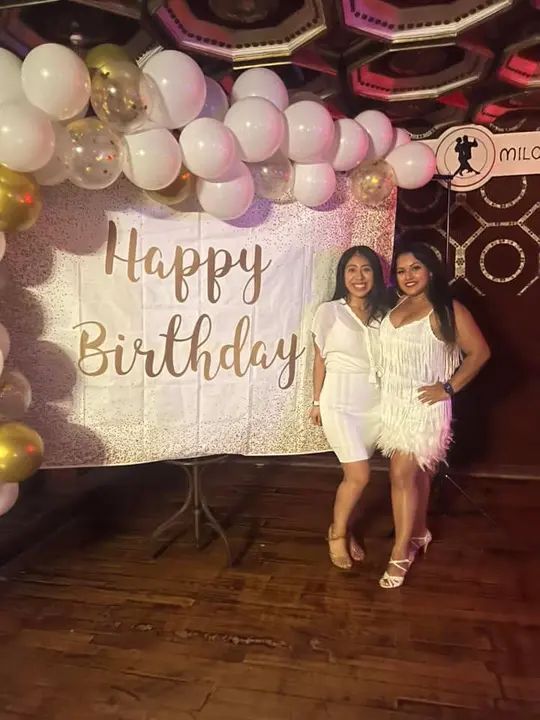 Thank you to everyone who came out to the first Melómano Social of the year!!! 🎉 We celebrated the beautiful Diana Trigo! We also celebrated Nikhil and Jesse!!! We had an ab