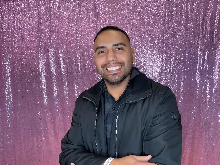 Happy Birthday to this incredible human! Val @valentin4509 🎉🥳🙌🏼🎊🎁 our fam would not be the same without you! Thank you for taking such good care of the baby grapes! 🍇 W