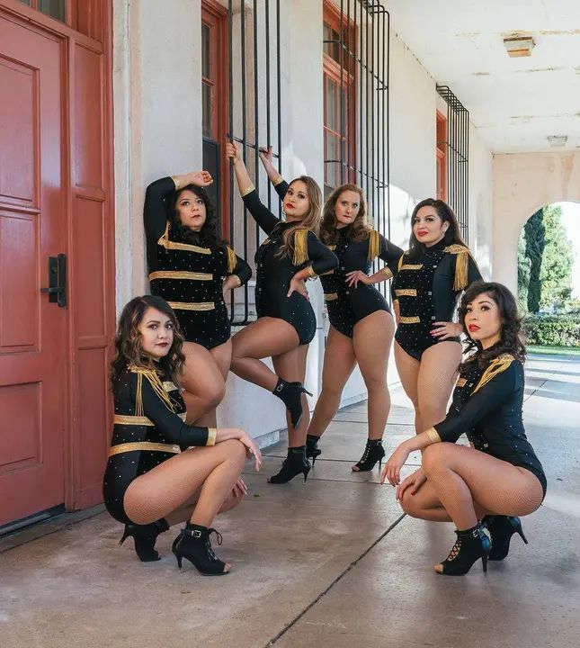 Photoshoot pics! Just another perk of being part of the Melómano Dance Family!!! Learn more about our classes, dance teams, and events at www.melomano.us Photo taken by: Rach