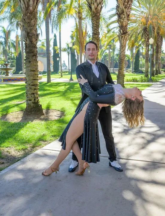 Photoshoot pics! Just another perk of being part of the Melómano Dance Family!!! Learn more about our classes, dance teams, and events at www.melomano.us Photo taken by: Rach