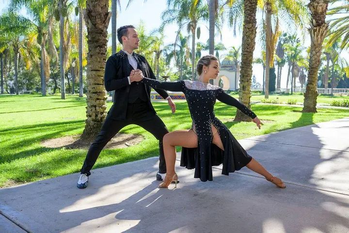 Photoshoot pics! Just another perk of being part of the Melómano Dance Family!!! Learn more about our classes, dance teams, and events at www.melomano.us Photo taken by: Rach