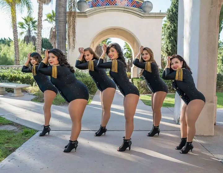 Photoshoot pics! Just another perk of being part of the Melómano Dance Family!!! Learn more about our classes, dance teams, and events at www.melomano.us Photo taken by: Rach