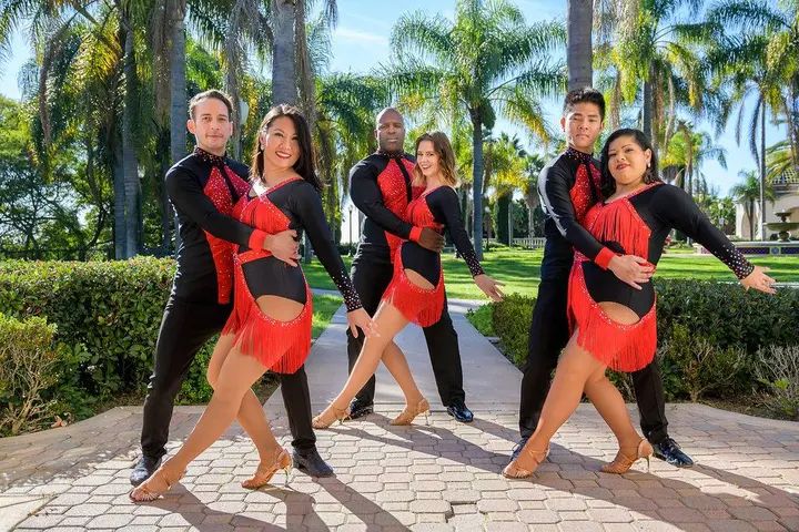 Photoshoot pics! Just another perk of being part of the Melómano Dance Family!!! Learn more about our classes, dance teams, and events at www.melomano.us Photo taken by: Rach