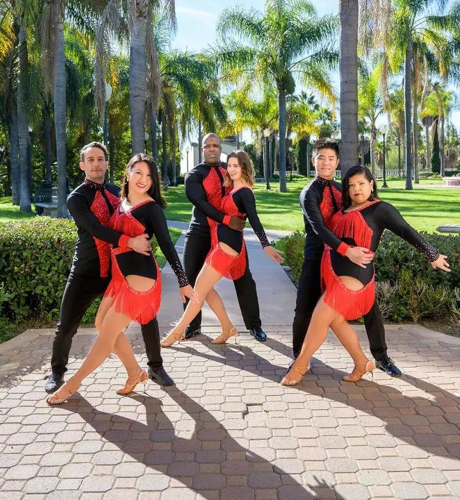 Photoshoot pics! Just another perk of being part of the Melómano Dance Family!!! Learn more about our classes, dance teams, and events at www.melomano.us Photo taken by: Rach