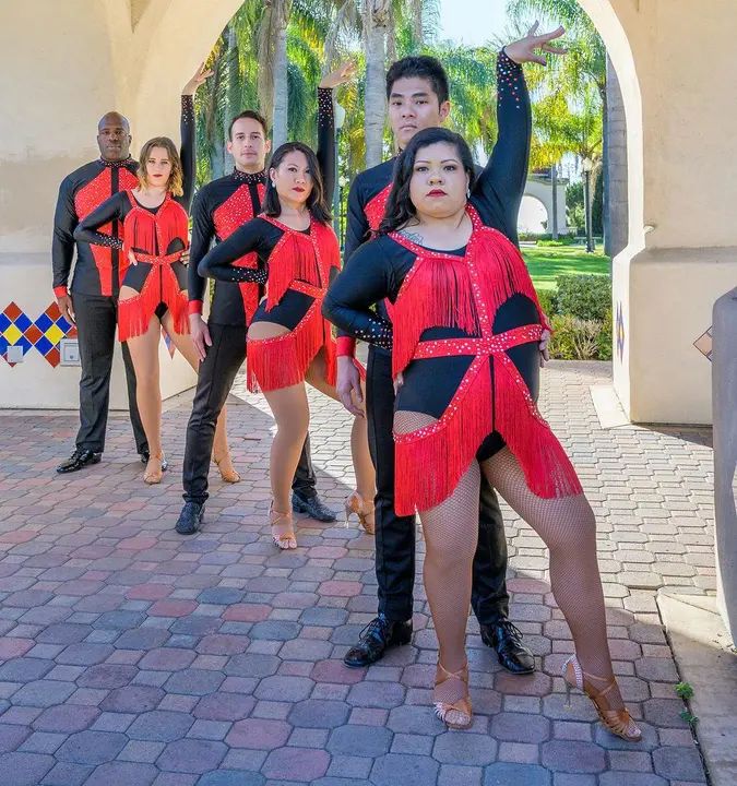 Photoshoot pics! Just another perk of being part of the Melómano Dance Family!!! Learn more about our classes, dance teams, and events at www.melomano.us Photo taken by: Rach