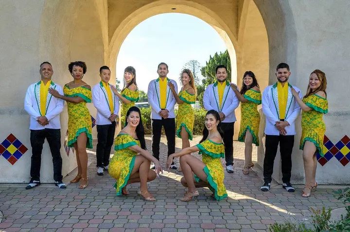 Photoshoot pics! Just another perk of being part of the Melómano Dance Family!!! Learn more about our classes, dance teams, and events at www.melomano.us Photo taken by: Rach