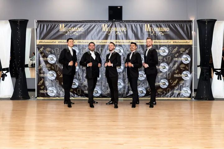 Photoshoot pics! Just another perk of being part of the Melómano Dance Family!!! Learn more about our classes, dance teams, and events at www.melomano.us
