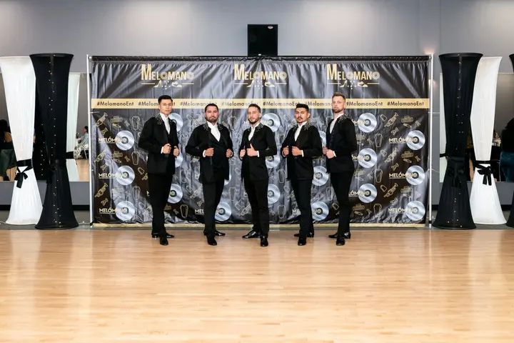 Photoshoot pics! Just another perk of being part of the Melómano Dance Family!!! Learn more about our classes, dance teams, and events at www.melomano.us