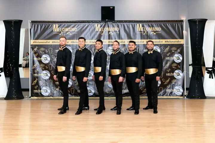 Photoshoot pics! Just another perk of being part of the Melómano Dance Family!!! Learn more about our classes, dance teams, and events at www.melomano.us