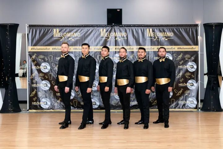 Photoshoot pics! Just another perk of being part of the Melómano Dance Family!!! Learn more about our classes, dance teams, and events at www.melomano.us
