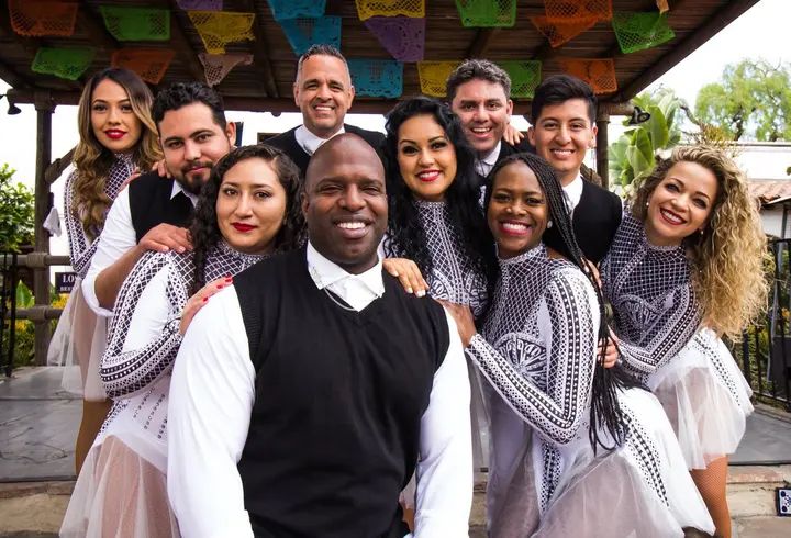 Photoshoot pics! Just another perk of being part of the Melómano Dance Family!!! Learn more about our classes, dance teams, and events at www.melomano.us