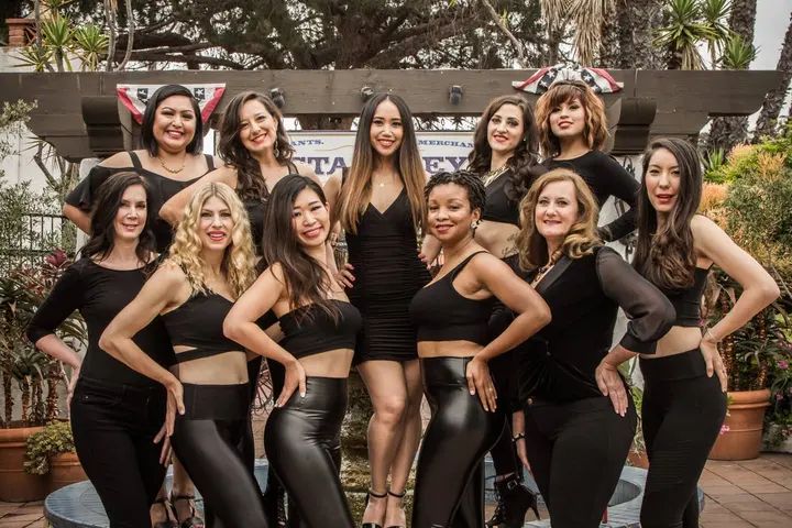 Photoshoot pics! Just another perk of being part of the Melómano Dance Family!!! Learn more about our classes, dance teams, and events at www.melomano.us