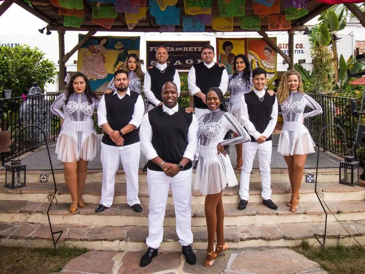 Photoshoot pics! Just another perk of being part of the Melómano Dance Family!!! Learn more about our classes, dance teams, and events at www.melomano.us