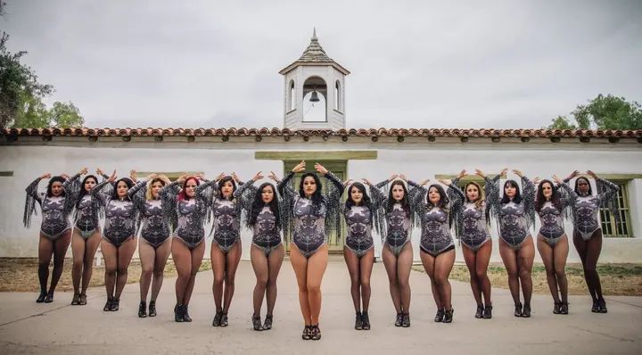 Photoshoot pics! Just another perk of being part of the Melómano Dance Family!!! Learn more about our classes, dance teams, and events at www.melomano.us