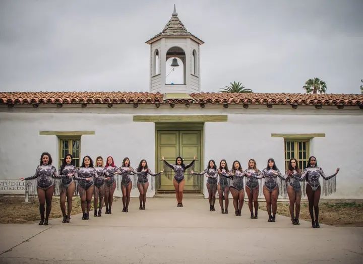 Photoshoot pics! Just another perk of being part of the Melómano Dance Family!!! Learn more about our classes, dance teams, and events at www.melomano.us