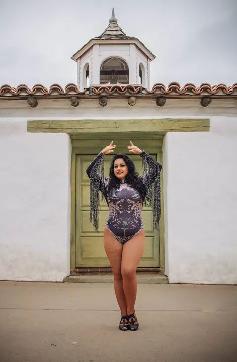 Photoshoot pics! Just another perk of being part of the Melómano Dance Family!!! Learn more about our classes, dance teams, and events at www.melomano.us