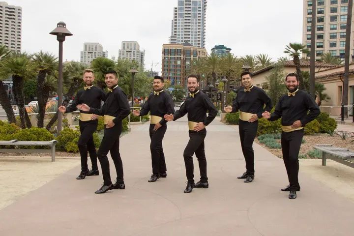 Photoshoot pics! Just another perk of being part of the Melómano Dance Family!!! Learn more about our classes, dance teams, and events at www.melomano.us