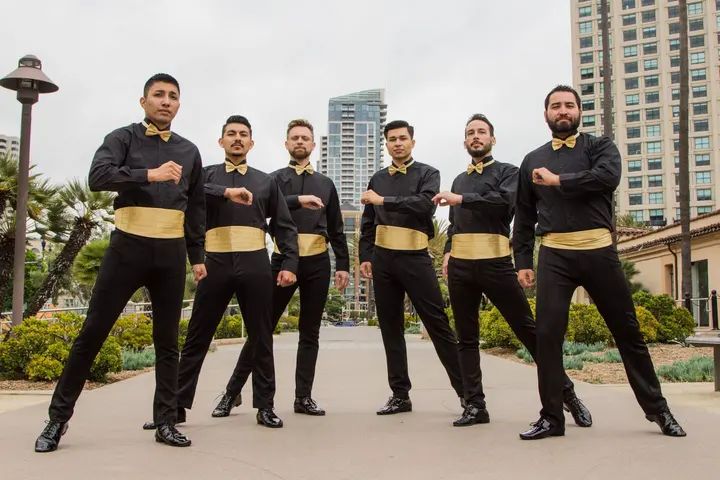 Photoshoot pics! Just another perk of being part of the Melómano Dance Family!!! Learn more about our classes, dance teams, and events at www.melomano.us