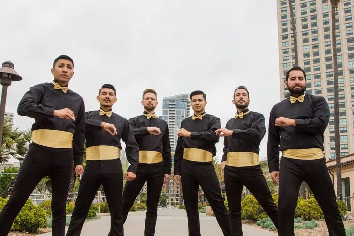 Photoshoot pics! Just another perk of being part of the Melómano Dance Family!!! Learn more about our classes, dance teams, and events at www.melomano.us
