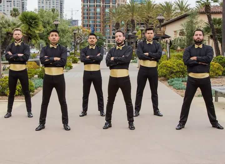 Photoshoot pics! Just another perk of being part of the Melómano Dance Family!!! Learn more about our classes, dance teams, and events at www.melomano.us