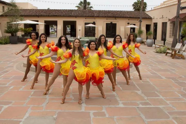 Photoshoot pics! Just another perk of being part of the Melómano Dance Family!!! Learn more about our classes, dance teams, and events at www.melomano.us