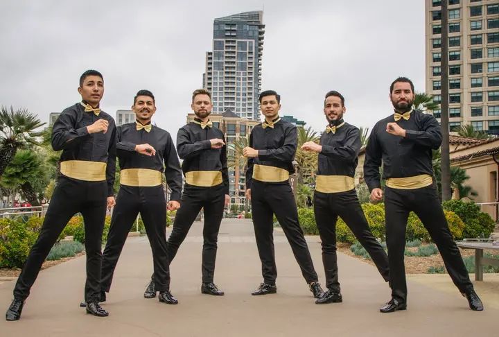 Photoshoot pics! Just another perk of being part of the Melómano Dance Family!!! Learn more about our classes, dance teams, and events at www.melomano.us