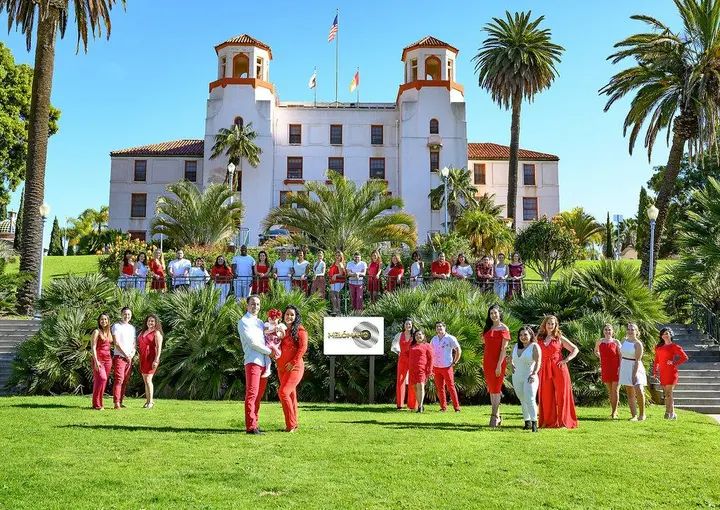 Photoshoot pics! Just another perk of being part of the Melómano Dance Family!!! Learn more about our classes, dance teams, and events at www.melomano.us Photo taken by Rache