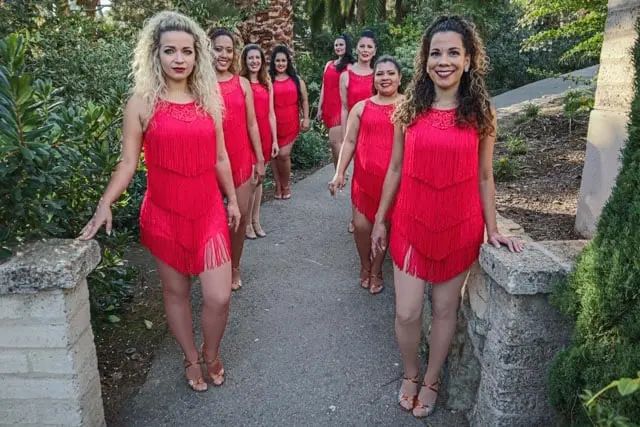 Photoshoot pics! Just another perk of being part of the Melómano Dance Family!!! Learn more about our classes, dance teams, and events at www.melomano.us