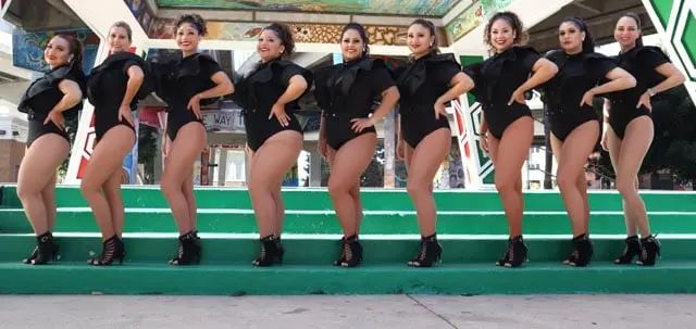 Photoshoot pics! Just another perk of being part of the Melómano Dance Family!!! Learn more about our classes, dance teams, and events at www.melomano.us