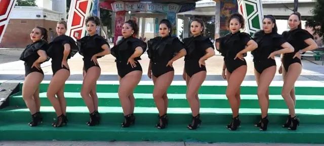 Photoshoot pics! Just another perk of being part of the Melómano Dance Family!!! Learn more about our classes, dance teams, and events at www.melomano.us
