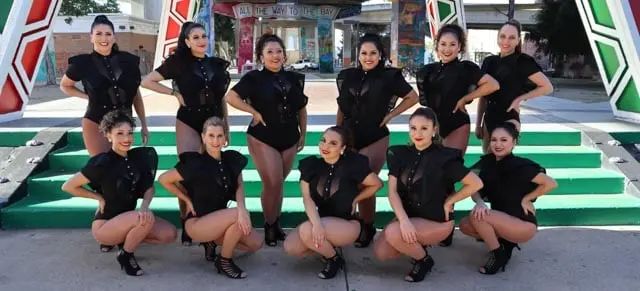 Photoshoot pics! Just another perk of being part of the Melómano Dance Family!!! Learn more about our classes, dance teams, and events at www.melomano.us