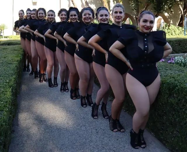 Photoshoot pics! Just another perk of being part of the Melómano Dance Family!!! Learn more about our classes, dance teams, and events at www.melomano.us