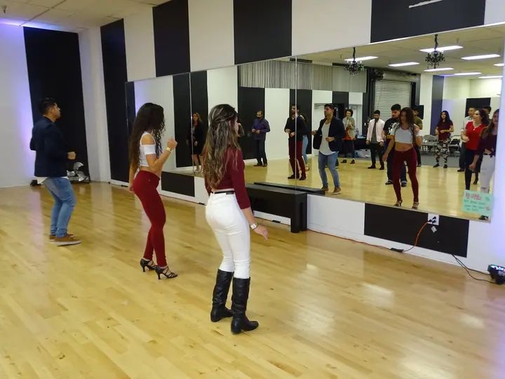 DECEMBER 2018 BACHATA SOCIAL gallery photo
