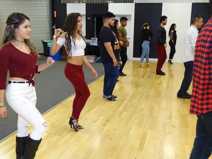 DECEMBER 2018 BACHATA SOCIAL gallery photo