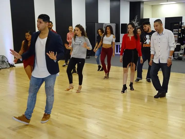 DECEMBER 2018 BACHATA SOCIAL gallery photo