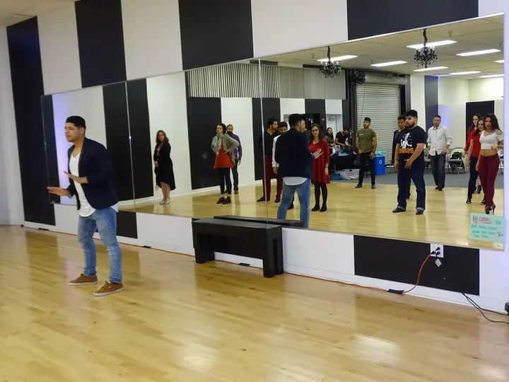 DECEMBER 2018 BACHATA SOCIAL gallery photo