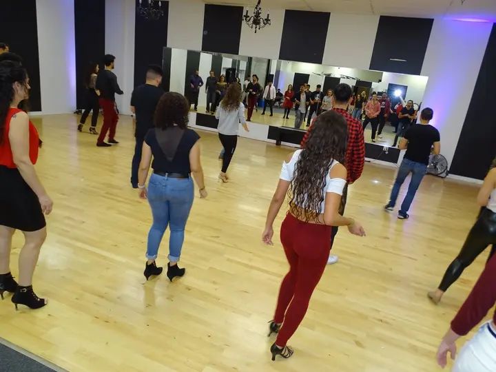 DECEMBER 2018 BACHATA SOCIAL gallery photo